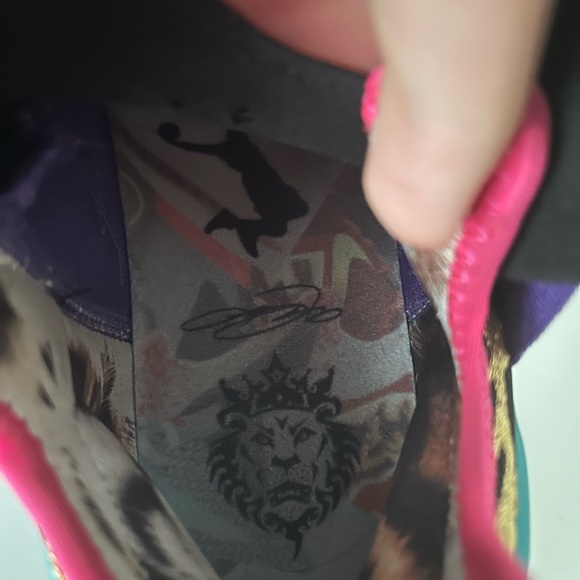 Lebron 18’s - Picture 4 of 5